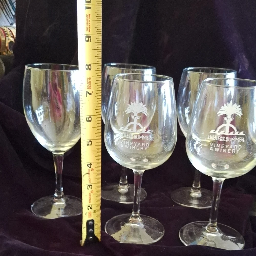 Stemmed Wine Glasses 7 Glasses